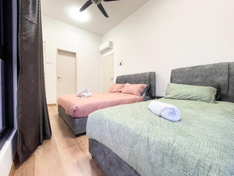 Quartz Near To Jonker Walk With Infinity Pool Cozy 3B2B Apartment Malacca Exterior photo