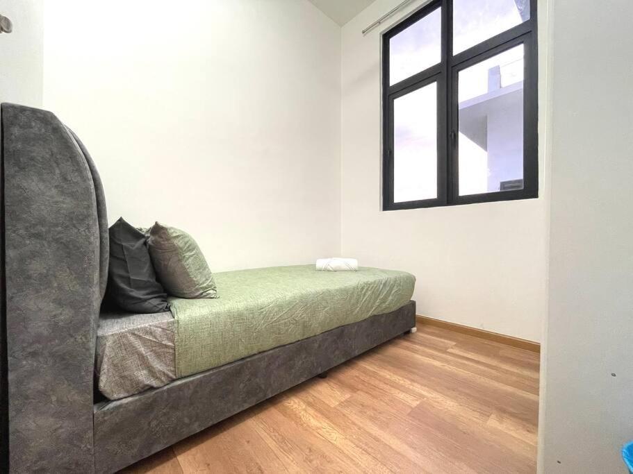 Quartz Near To Jonker Walk With Infinity Pool Cozy 3B2B Apartment Malacca Exterior photo