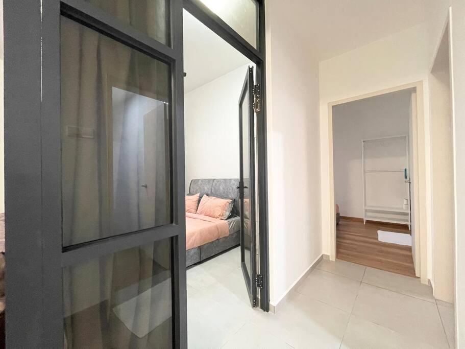 Quartz Near To Jonker Walk With Infinity Pool Cozy 3B2B Apartment Malacca Exterior photo