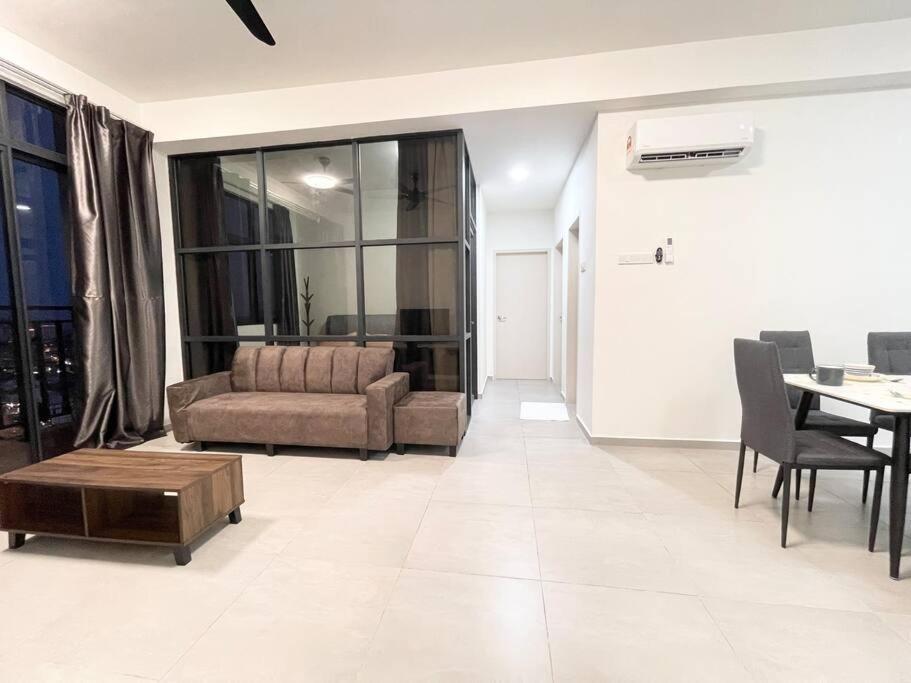 Quartz Near To Jonker Walk With Infinity Pool Cozy 3B2B Apartment Malacca Exterior photo